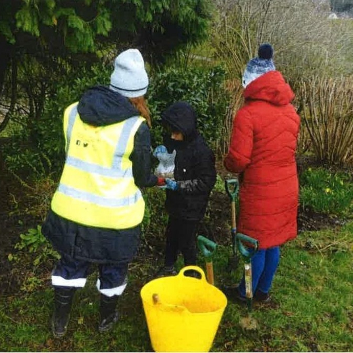 Meadows School Tunbridge Wells Fairtrade sowing seeds in Calverly Park